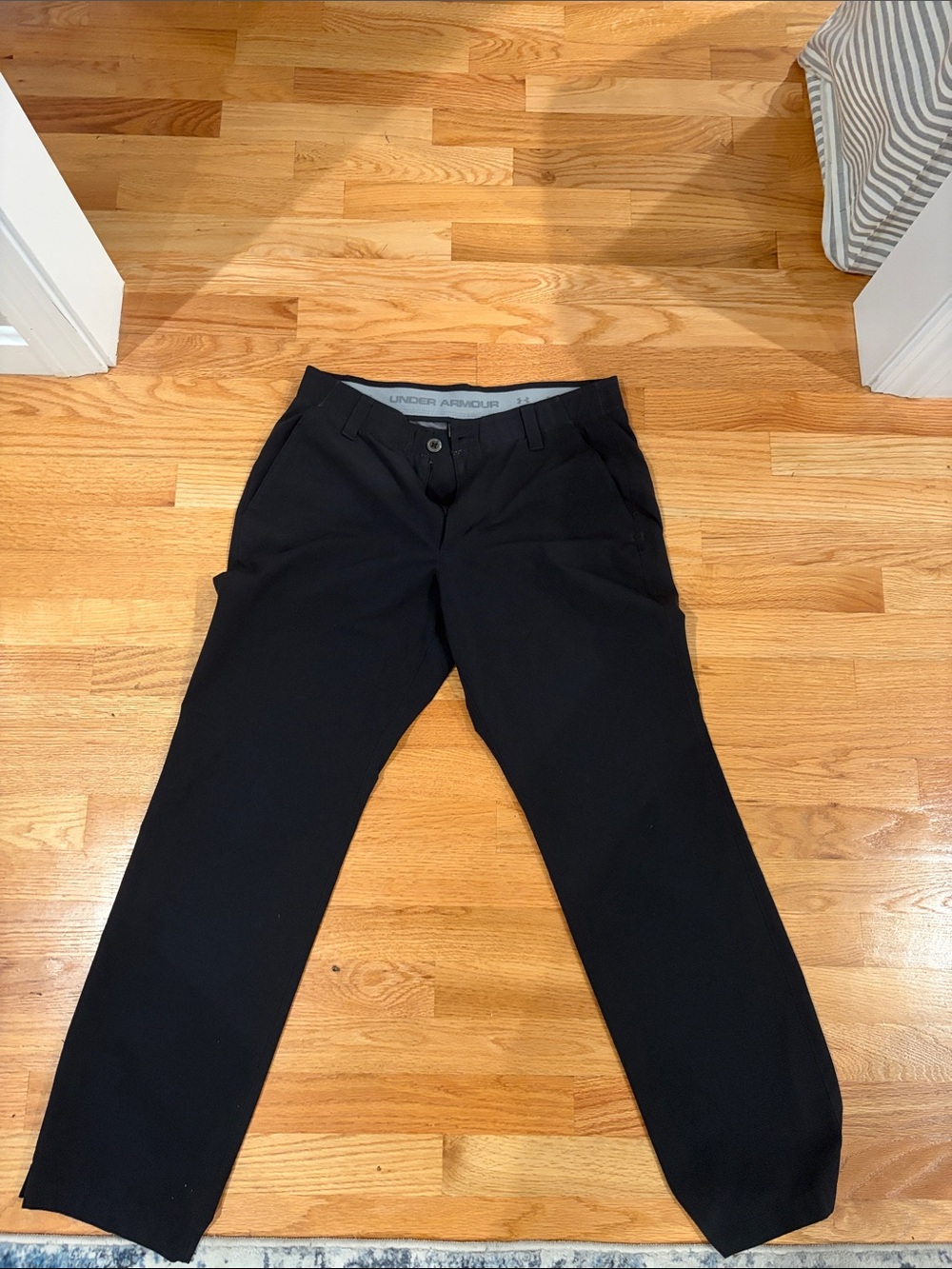 Under Armour Black light weight Men's Golf Chinos 32/30